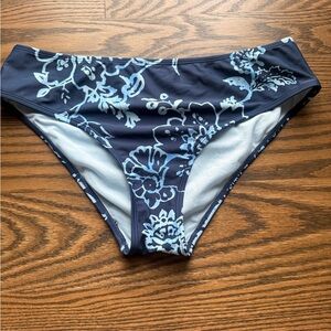 💙 Cupshe Blue & White Floral Bikini Bottoms 💙